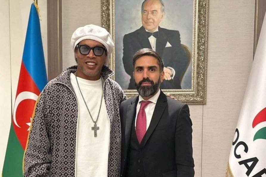 Ronaldinho met with the president of AFFA